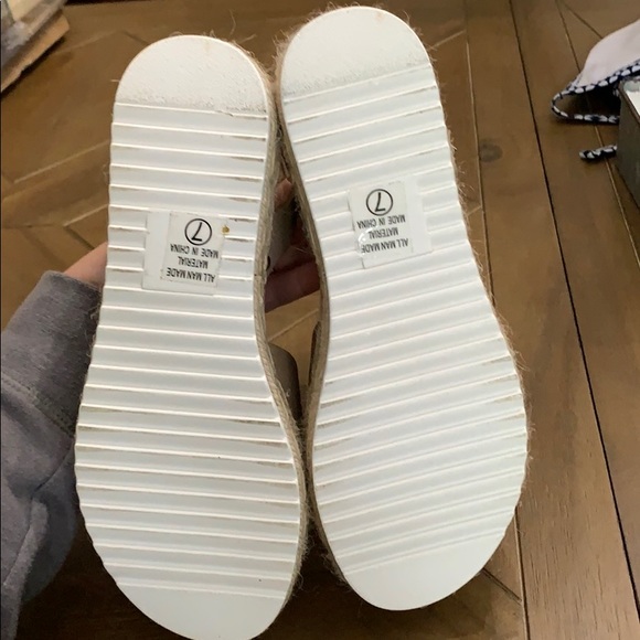 Soda Sandals! - Picture 3 of 3